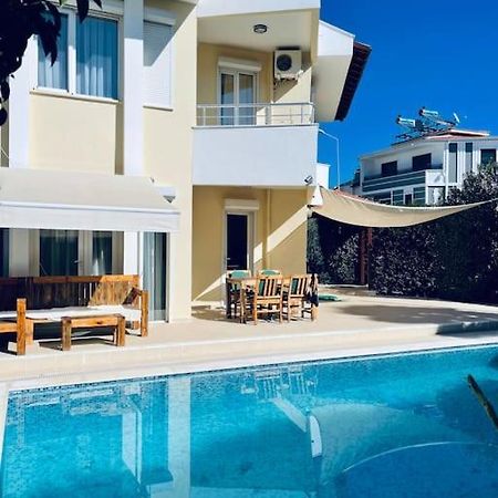 Excellent 3 Storey Villa With A Swimming Pool เบเลก ภายนอก รูปภาพ