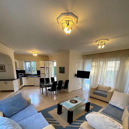 Excellent 3 Storey Villa With A Swimming Pool เบเลก ภายนอก รูปภาพ