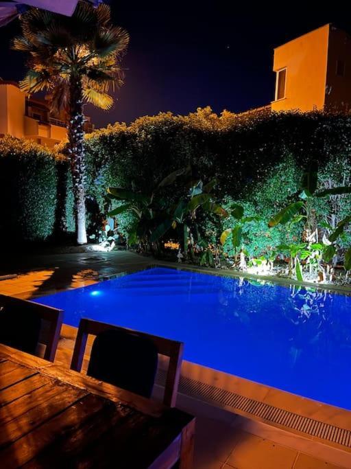 Excellent 3 Storey Villa With A Swimming Pool เบเลก ภายนอก รูปภาพ