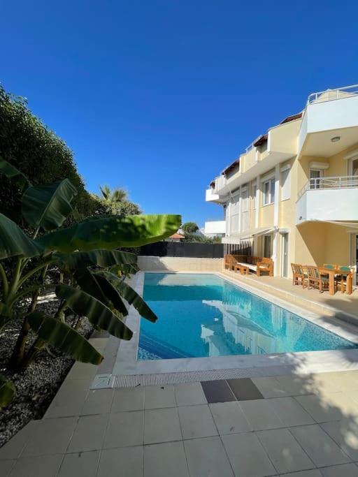 Excellent 3 Storey Villa With A Swimming Pool เบเลก ภายนอก รูปภาพ