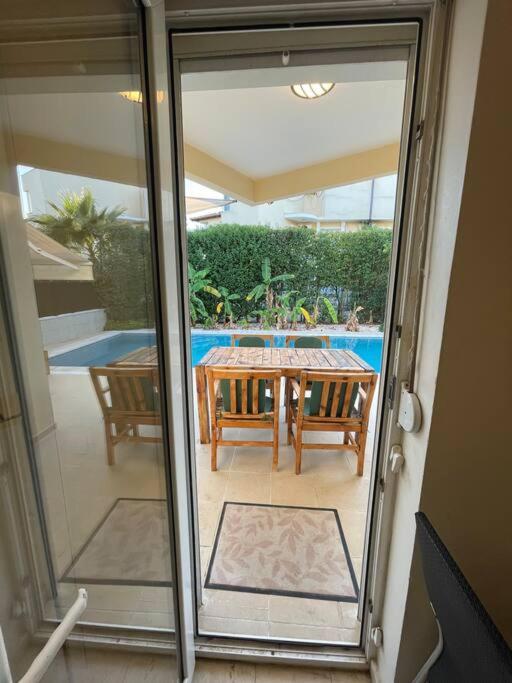 Excellent 3 Storey Villa With A Swimming Pool เบเลก ภายนอก รูปภาพ